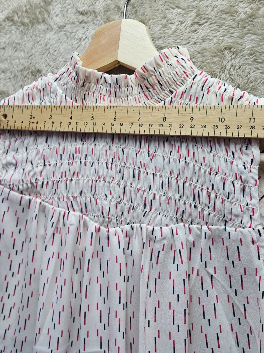 Banana Republic Sleeveless Shirt Back Buttons High Crew Neck Smocked Tank Blouse - Picture 5 of 7